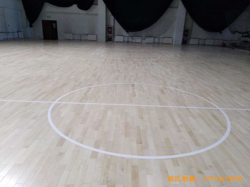 北京房山區(qū)燕山體育館運(yùn)動木地板施工案例4