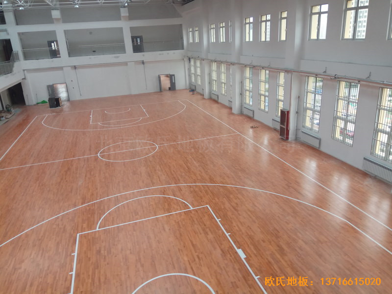 濟南中區(qū)十三中學籃球館體育木地板施工案例0