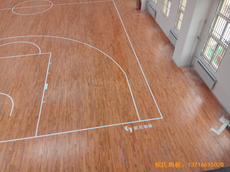 濟南中區(qū)十三中學籃球館體育木地板施工案例4
