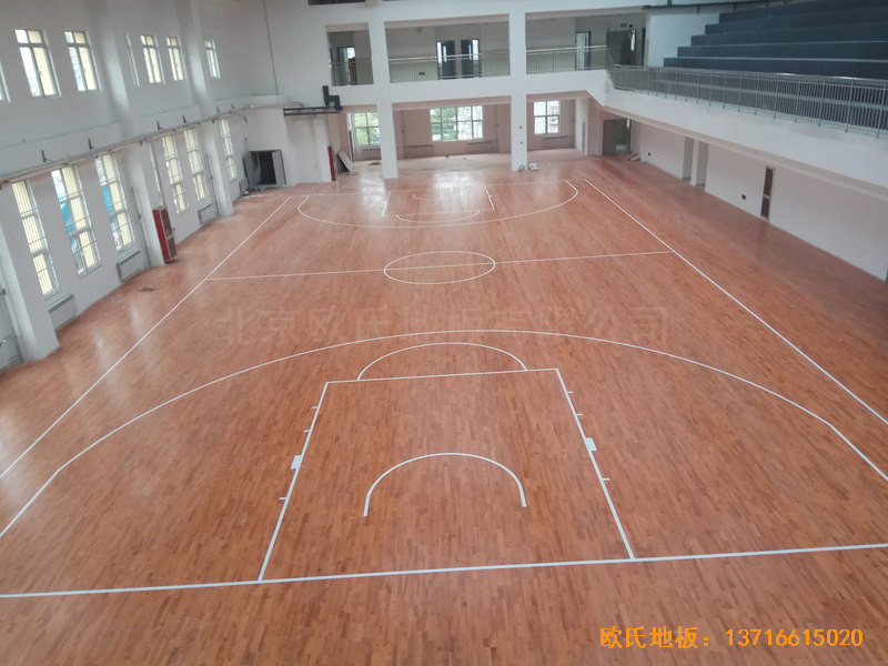 濟南中區(qū)十三中學籃球館體育木地板施工案例5
