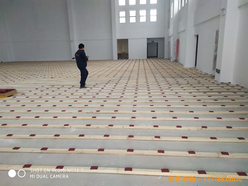 浙江寧波熱電公司籃球館體育地板鋪設(shè)案例1