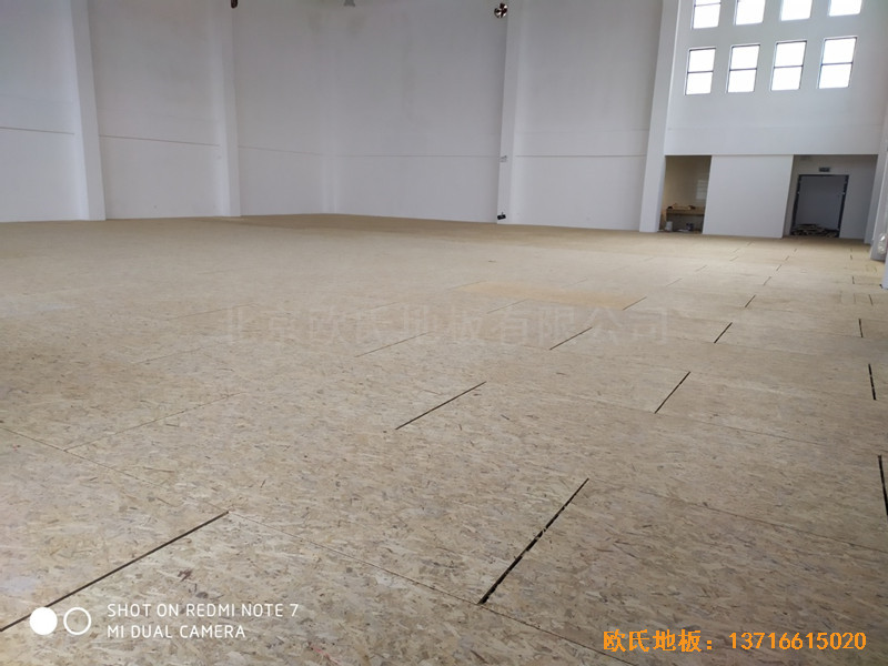 浙江寧波熱電公司籃球館體育地板鋪設(shè)案例3