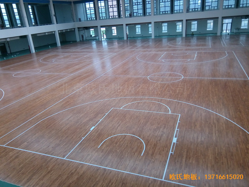 陜西安康職業(yè)技術(shù)學(xué)院籃球館運(yùn)動(dòng)地板安裝案例5